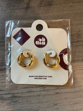 Oh Clementine Chunky Gold Hoop Earrings with White Daisy Accents